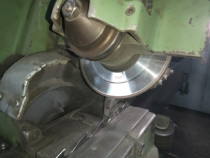 Diamond wheel for woodworking in use | KDTU